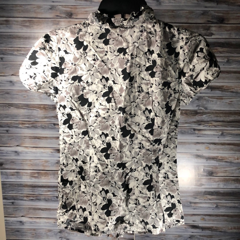 Loft Ladies Button up Top - Picture 3 of 3